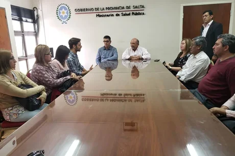 Por la falta de profesionales, Salta recibe a médicos venezolanos para trabajar en el interior