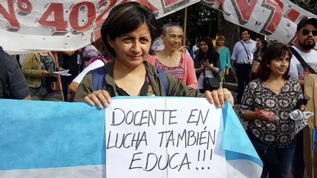 Por redes convocan a una marcha contra el paro docente