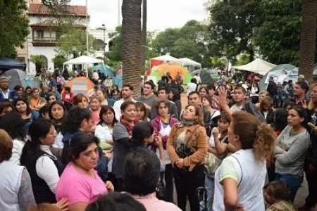 Pese al anuncio, algunos docentes continúan con el paro