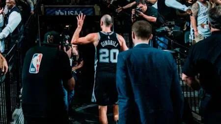 Los Spurs retiran la camiseta número 20 de Manu Ginóbili