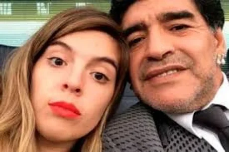 Mirá cómo saludó Maradona a su hija Dalma en su cumpleaños