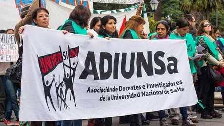 Docentes universitarios amenazan con parar durante una semana