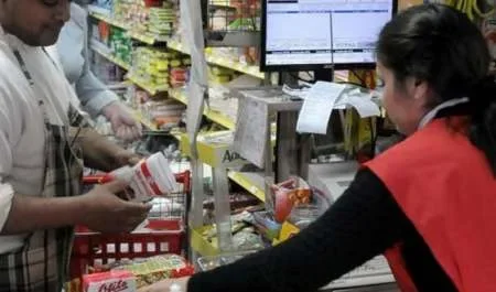 Comercio acordó una paritaria del 30% con cláusula gatillo