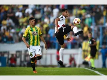 A qué hora juega River