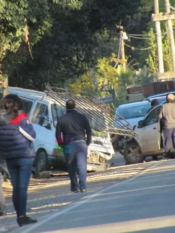 Dos autos atropellaron a una persona: está grave