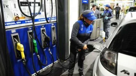 Finalmente los combustibles no aumentarán en junio, pero si en julio