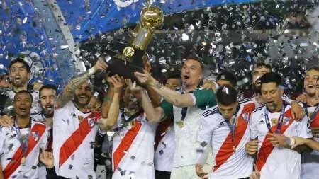 River campeón de la Recopa