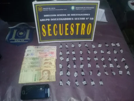 Dos hombres detenidos, y cientos de dosis de cocaína incautadas