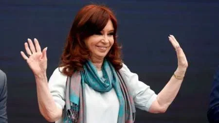 Cristina debe optar por cobrar solo una de las dos pensiones que reclama