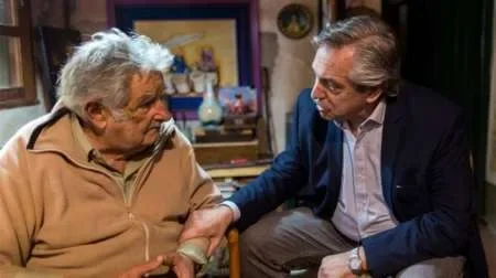 "Macri está con Bolsonaro, yo estoy con Mujica"