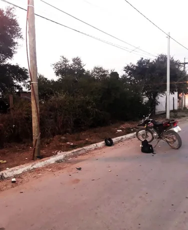 Joven policía cayó de su motocicleta y murió