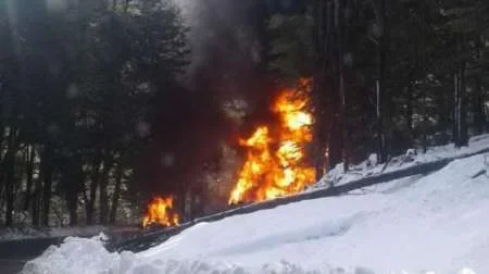 Tragedia: cinco muertos tras un choque entre un camión cisterna y un auto