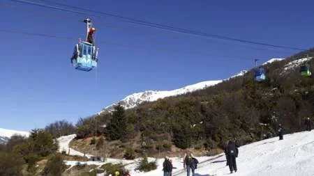 Evacuan a más de 250 personas de las telecabinas del cerro Catedral