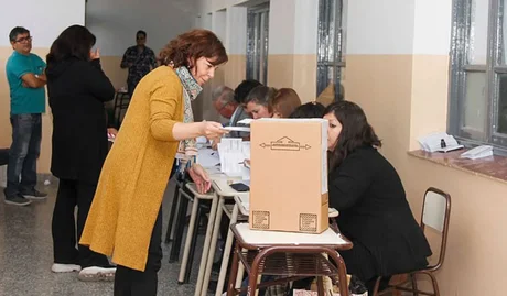 Las elecciones comenzaron en calma