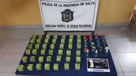 Vendedores ambulantes comercializan productos con “aceite de cannabis” falso