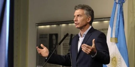 Las medidas económicas de Macri: congelan el precio de la nafta, otorga bonos a empleados