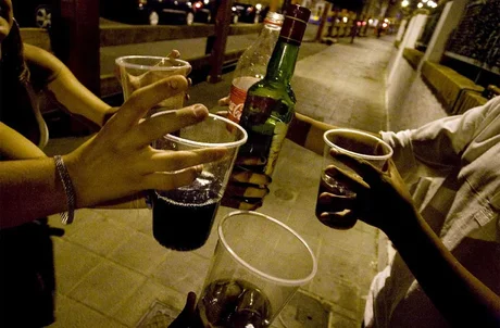 El 70% de los jóvenes de 17 años ya consumen alcohol