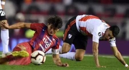 A qué hora juega River