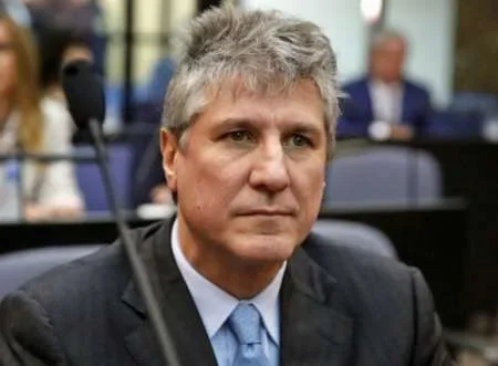 Dieron tres años de prisión a Boudou por adulterar los documentos de un auto