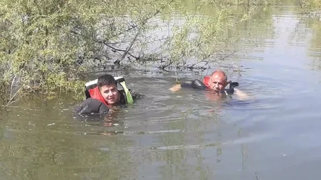 Rescatan a tres pescadores que estuvieron flotando por 20 horas en el dique El Tunal