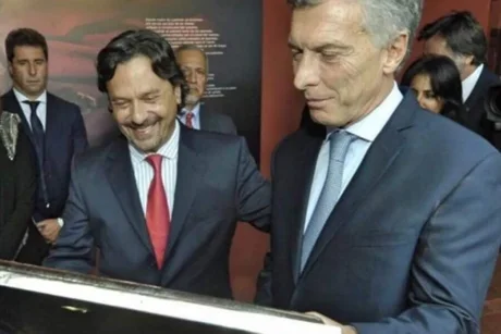 Gustavo Sáenz junto a Mauricio Macri. Antes estaban muy juntos, pero ahora distanciados