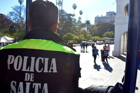 Policías héroes: salvaron la vida de un niño de 1 año