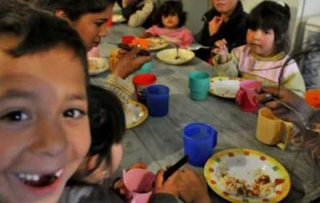 Hasta fin de año abrirán todos los días escuelas y Centros de Primera Infancia para alimentar a niños