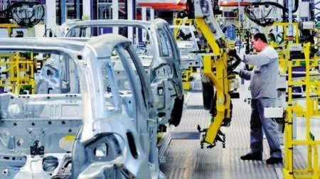 La industria cayó 6,1% en julio