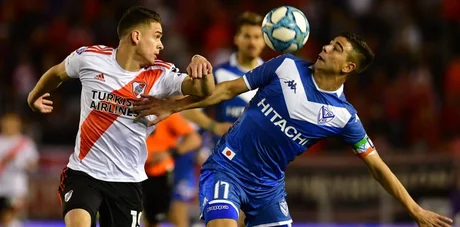 Vélez derrotó a River en el Monumental en un partido con muchas polémicas