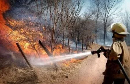 Incendio de gran magnitud cerca del cementerio de la Silleta