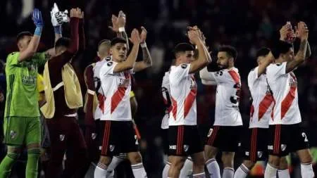 A qué hora juega River