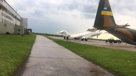 Un avión quedó sentado de cola en El Palomar