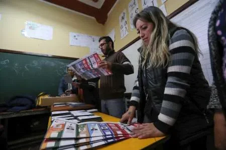 Tras la tensión, se reanudó el recuento de votos en Bolivia y Evo ganaría en primera vuelta