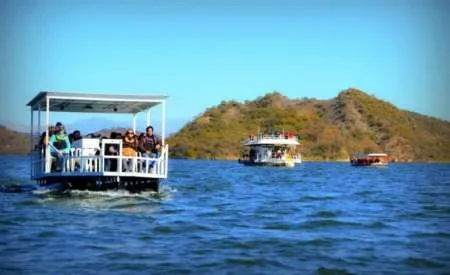 Hombre murió a bordo de un catamarán en el dique Cabra Corral