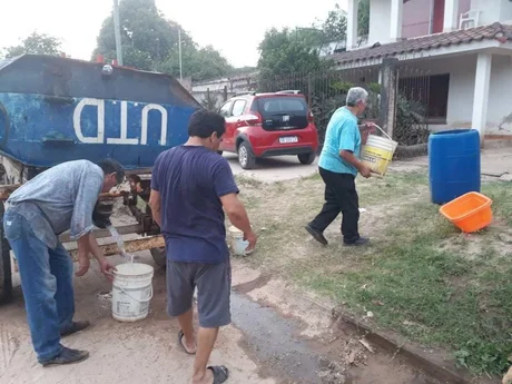 Ordenan a Aguas del Norte a mejorar el servicio en Gral Mosconi y suspenden el pago del servicio