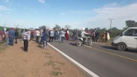 Tras semanas de protestas pacíficas, productores del norte cortan ruta 81