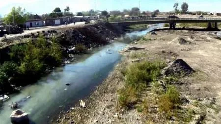 La contaminación del río Arenales es crítica frente al vertedero San Javier