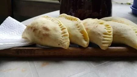 Atención celíacos: prohíben la venta de empanadas y prepizzas libres de gluten