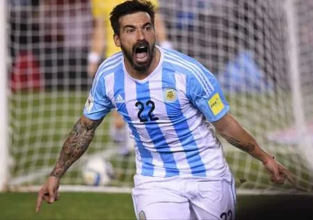 Se retiró el Pocho Lavezzi