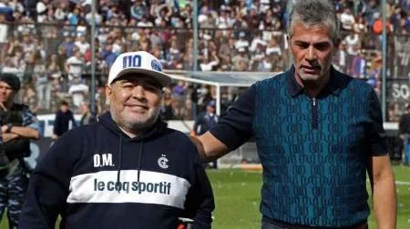 Pellegrino ganó las elecciones en el Lobo y Maradona seguirá como entrenador