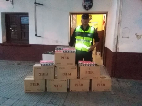 La policía incautó más de 20 mil cajas de cigarros en Anta