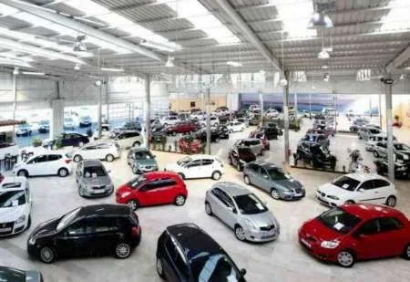 La venta de autos se derrumbó un 42,7% en 2019