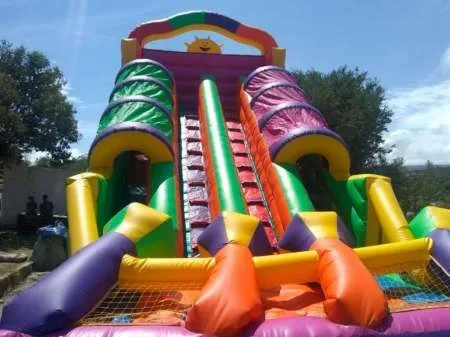 Niño de cinco años cayó de un castillo inflable y se fracturó el cráneo