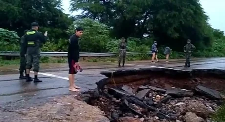 Se formó un gran socavón sobre ruta 34 y está cortado el tránsito