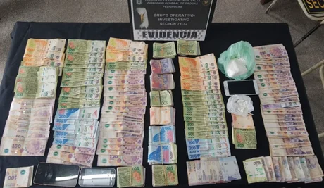 Tres hombres detenidos con más de 1500 dosis de droga