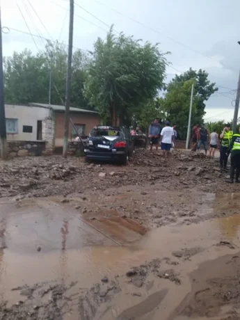 Varias familias fueron asistidas por el temporal en Guachipas