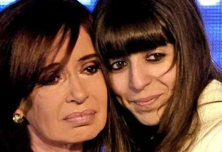 Florencia Kirchner vuelve al país