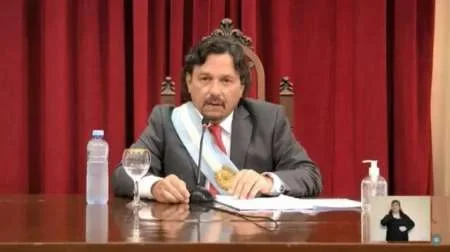 Sin grandes anuncios, y apostando al trabajo en equipo, Sáenz inauguró las sesiones legislativas en Salta