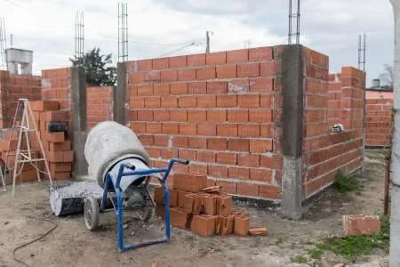 Desde el lunes se retomarían las obras privadas