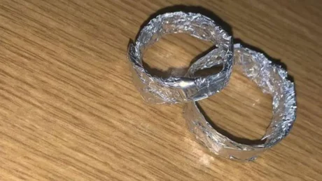 Boda con anillos de aluminio y coronavirus: dio el sí y luego murió